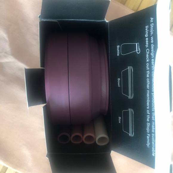 Stojo Collapsible Cup with set of 4 reusable straws - Picture 3 of 3